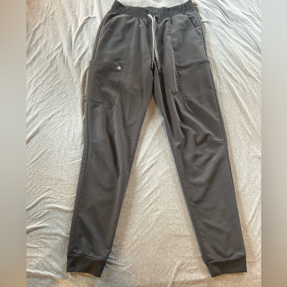 Fabletics Onyx high-waisted On-Call scrub Joggers TALL
